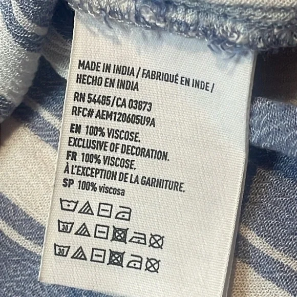 American‎ Eagle Blue & White Off Shoulder Shirt Woman’s Size XS - Picture 5 of 6